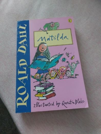 Roald Dahl ; Selection of books (R 12) 680 (1)