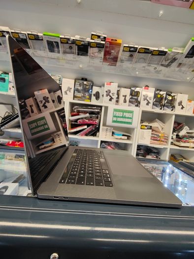 2019 Apple MacBook Pro 16" A2141 2.6GHz 6core i7 16GB 500GB Sequoia 15.3.1 (Battery Cycle: 645)