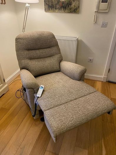Sherborne Keswick Riser Recliner Armchair
