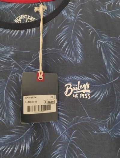 Baileys t-shirt - Medium - NEW
