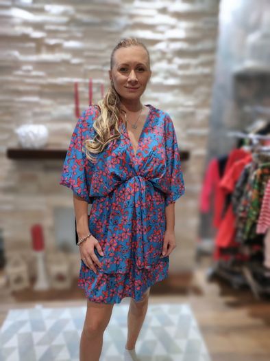 Airy flowers bat dress