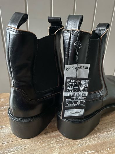 Chelsea ankle boots Massimo Dutti size 5 brand new