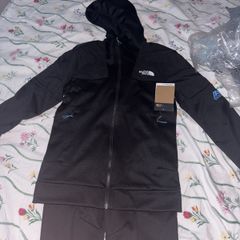 North face Mohntain Athletics tracksuit