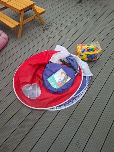rocket play tent with ball of balls