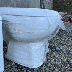 Impulse corner toilet and shower tray