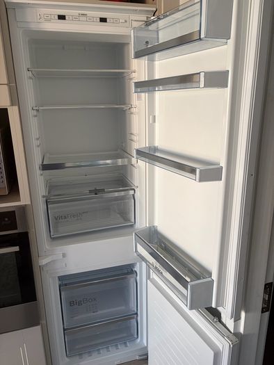 Bosh 6 Series Integrated Fridge/Freezer 60/40