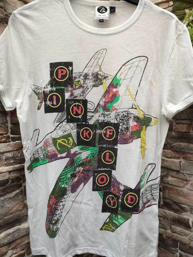 Pink Floyd Platinum Collection Ltd Edition T Shirt This T-shirt would have been part  of a collection of 6 sold on the official website. Only 1000 made. Size Small