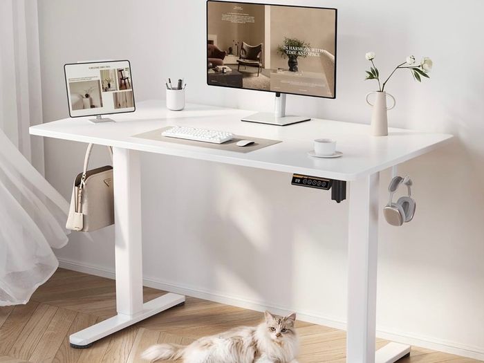Standing desk