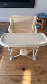 Selling a baby camping/beach chair.