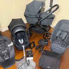 Icandy Paach 8 cybex Cloud T car seat with isofix base