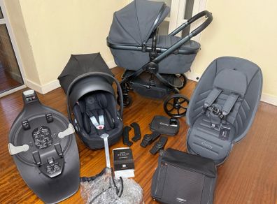 Icandy Paach 8 cybex Cloud T car seat with isofix base