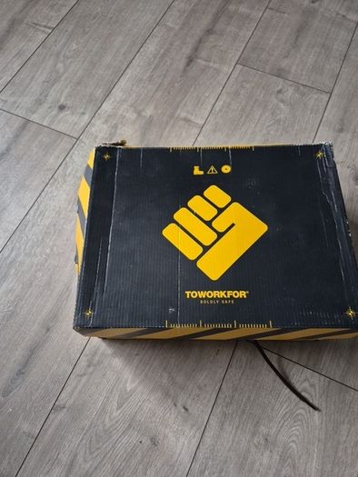 new hiking boots. Size. UK 5.