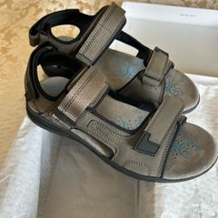 mens sandals