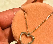 Stunning solid 18k White Gold & Diamond Heart Necklace (Jewelco London)