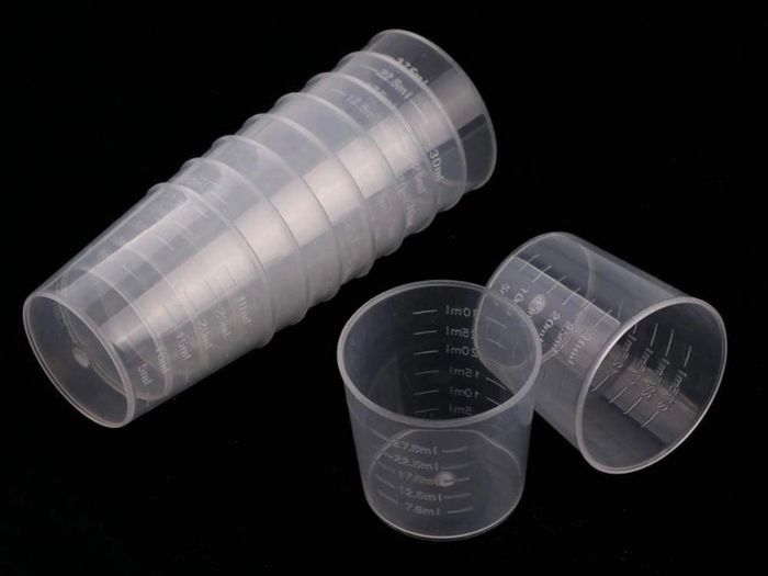 60 Pack 30ml Plastic Mixing Cup Measuring Cups Graduated Cups with 50 Pack Wooden Stirring Sticks Plastic Mixing Kit for Mixing Resin Paint Stain Epoxy (FREE POSTAGE)