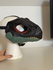 Dinosaur Mask with movable jaw