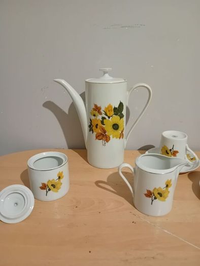 Porcelana Real Brasil design tea set
