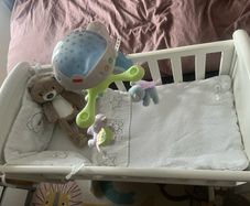 baby crib/ cot