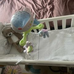 baby crib/ cot