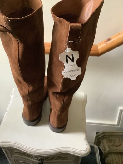NOKWOL 100% suede , new, UK8