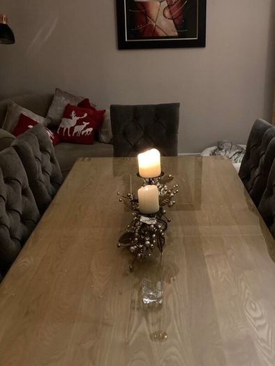 Table and chairs like new
