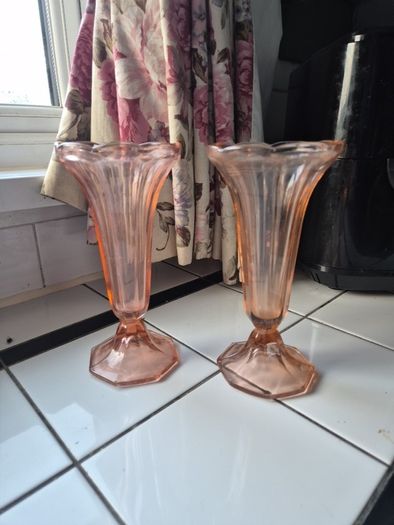 Pair of Art Deco Vintage 1930s Tulip vases