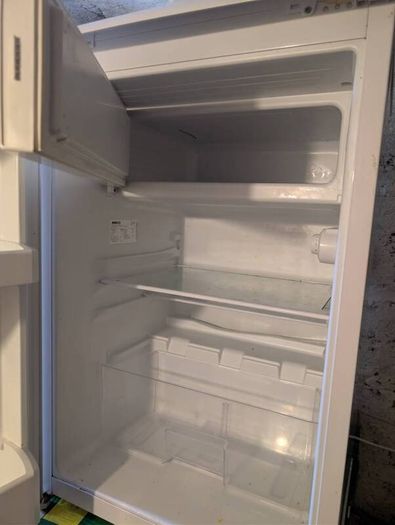 Beko Under Counter Fridge with Ice Box Model UR584APW