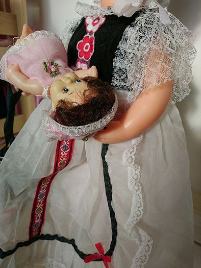 musical doll
