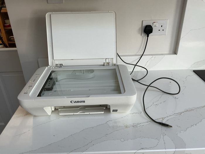 Canon Pixma MG2550 Printer/Scanner - No ink