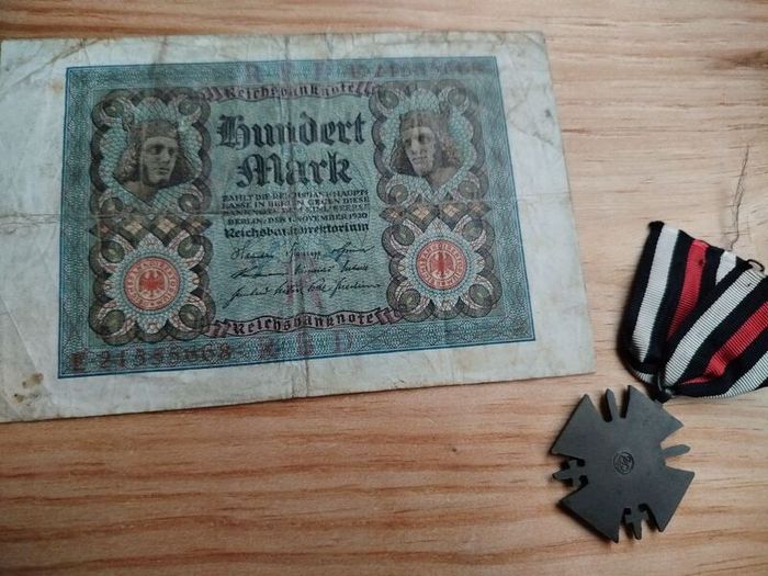 WWI German Hindenburg Cross Medal + 1920 100 Mark Banknote / Military & Currency Bundle