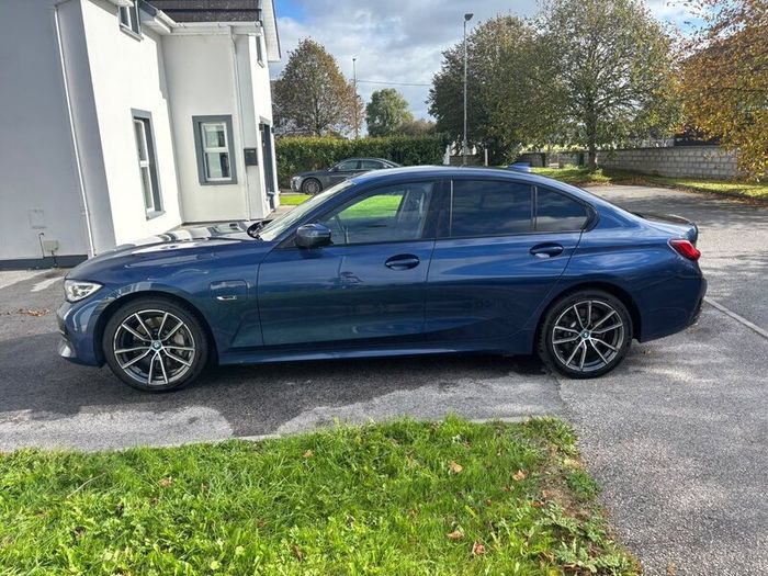 BMW 330e Sport Pro