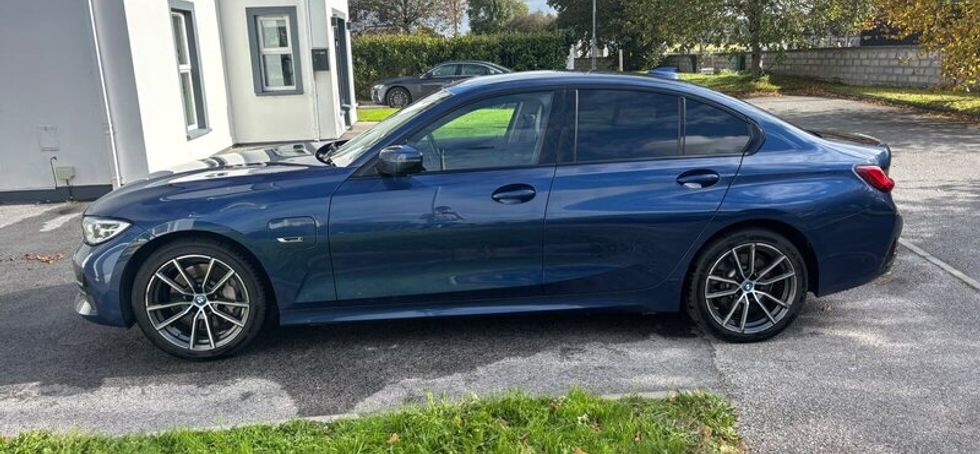 BMW 330e Sport Pro