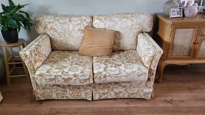 2 & 3 Seater Matching Sofas Country Cottage Style