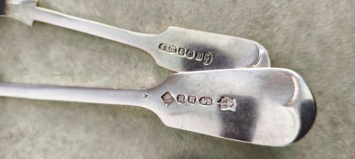 Vintage -Fiddle Pattern- silver plated flatware 4 pieces, similar in style to those produced in the Victorian era 18.00E. And 3 letter opener each is 10.00 euro