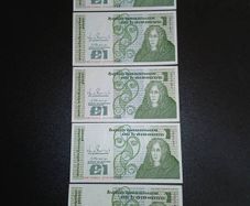 Five unc 1989 Queen meave lrish banknotes