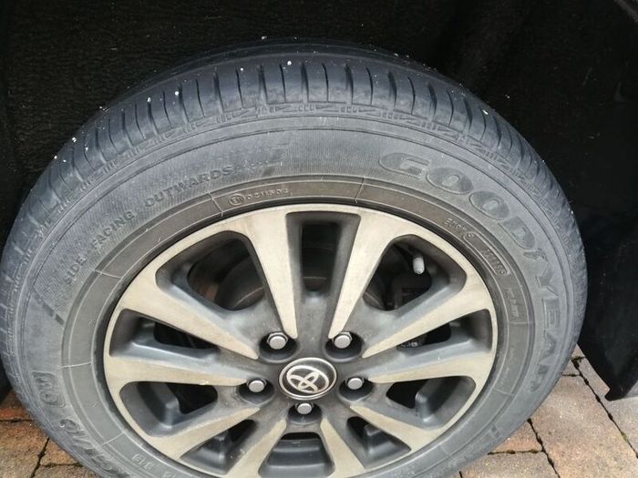 2015 Toyota Esquire
