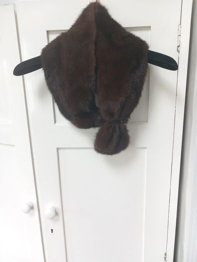 Mink Stole/Collar ( Small) Rich Brown colour.