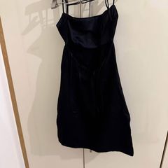 Dress size XS (uk 4/6)