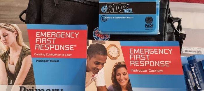 PADI Books and accessories set