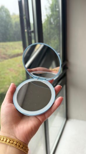 Portable LED mirror