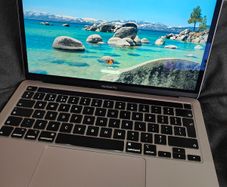 MacBook Pro 2020, 13-inch, 16gb ram, 512gb storage, 941 cycle count battery, like new condition