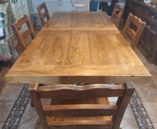 Solid oak kitchen table with 6 kitchen chairs