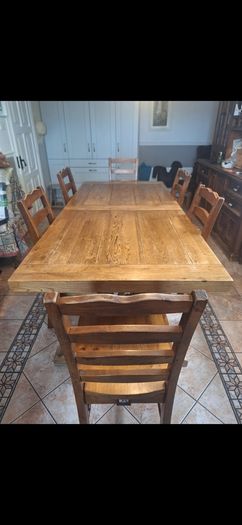 Solid oak kitchen table with 6 kitchen chairs