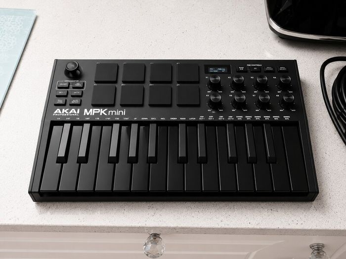 AKAI mpk mini professional keyboard