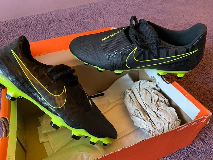 Nike football boots Adult size 8.5