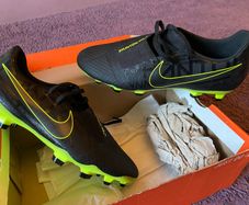 Nike football boots Adult size 8.5