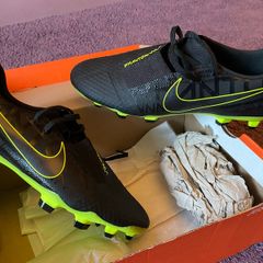 Nike football boots Adult size 8.5