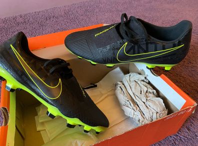 Nike football boots Adult size 8.5