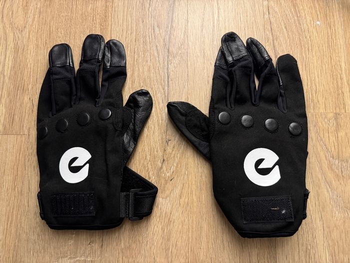 Ennui skate puck gloves