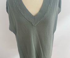 Paul Costello sage sleeveless light knit -size 12-14